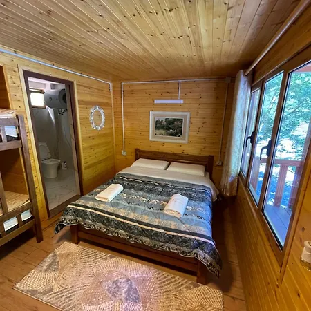Guri I Lekes Guest house *