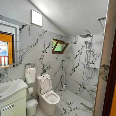 Guri I Lekes Pensión Moll' e Shoshit