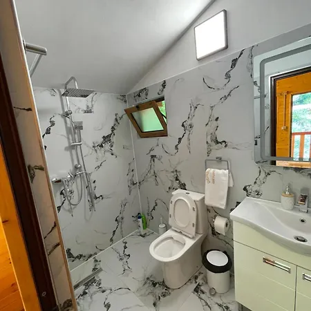 Guri I Lekes 3* Moll' e Shoshit